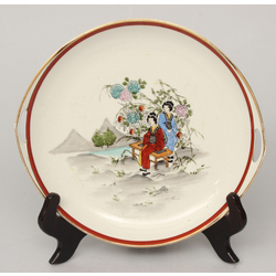 Porcelain serving plate 