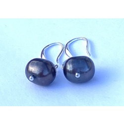 Silver earrings with dark freshwater pearls. Pearl size approximately 10-11mm