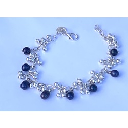 Silver bracelet with dark blue freshwater pearls. 925 stamp. 