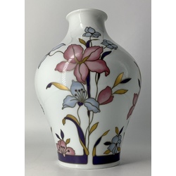 Hünterreuther Vase. Hand painted. Art Nouveau. Germany, mid-last century.