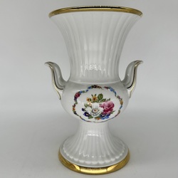 Carter vase, for a pink bouquet. Seltamn, excellent condition. Hand painted gold edging 