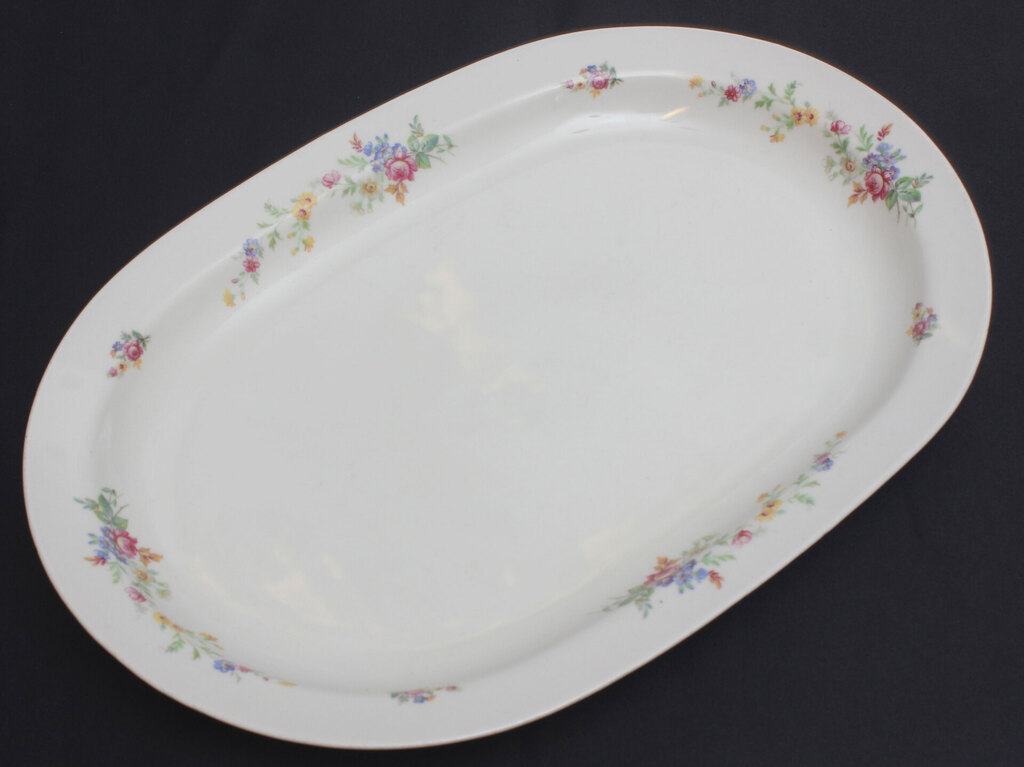  Porcelain serving plate    