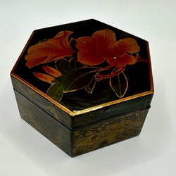 Art Deco. Box. Lacquer miniature. Hand painted in perfect condition.