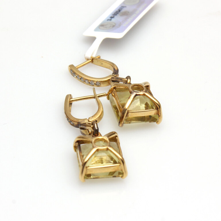 Gold set with topazes and diamonds - ring and earrings