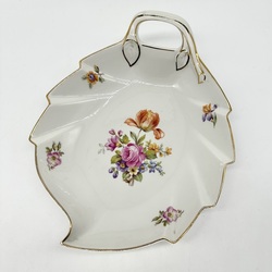 Triptits dish in the shape of a leaf. Hand-painted and rare shape. Very old stamp.