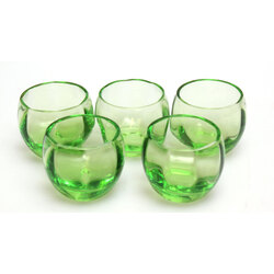 Zaļas krāsas stikla  Iļģuciema fabrikas glāzītes (5 gab) liķierim
