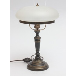 Electric cabinet table lamp