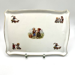 Kuznetsovsky tray from a service with children's drawings. 1910-20s