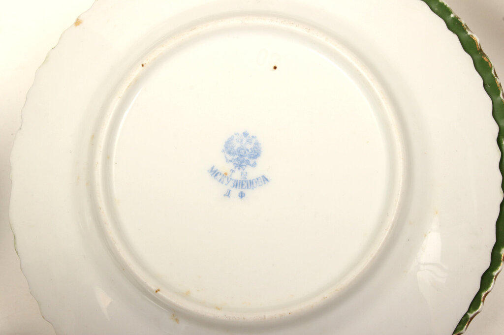 Kuznetsov porcelain dinner service 