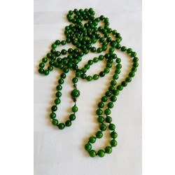 Antique jade beads. With original, silver clasp. Art Deco. England. (Colonies) or old China.