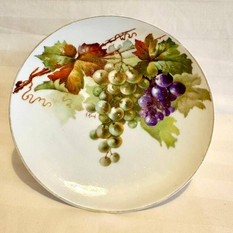 Bavaria.Fruit plate.Painted and signed by the artist.19th century in good condition