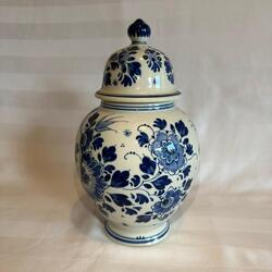 Delft. Vase-urn. For spices or tea. Hand-painted in cobalt and signed by the author. Perfect condition. Last century.