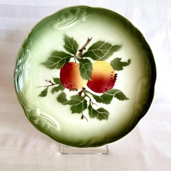 Large Essen dish with fruit. Excellent preservation.