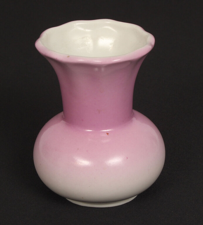  Porcelain vase   