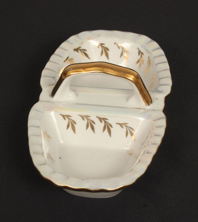 Porcelain spice bowl