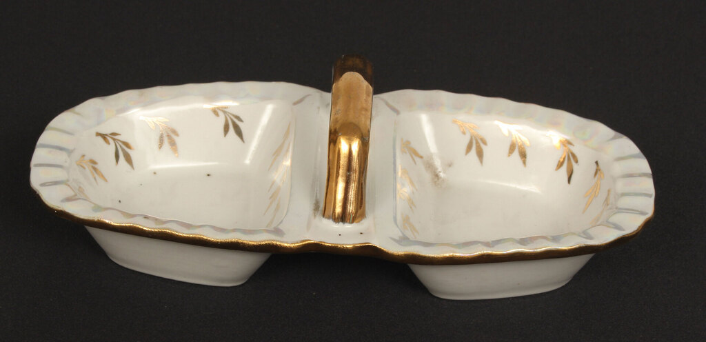 Porcelain spice bowl