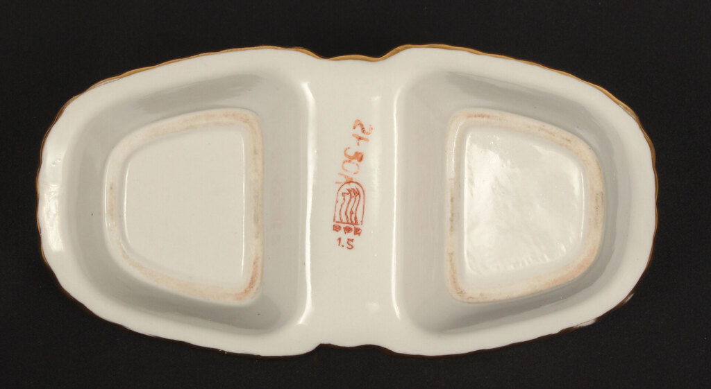 Porcelain spice bowl