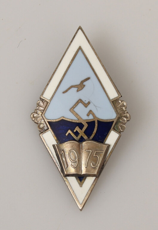 Pin 1975