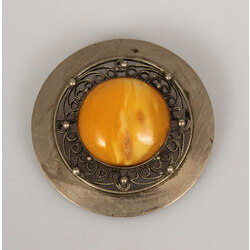 Melchior pin brooch with amber