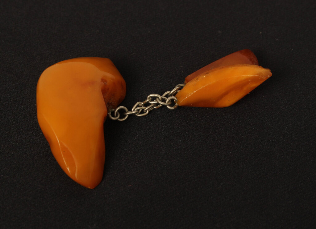 100% Natural Baltic amber brooch, 6g