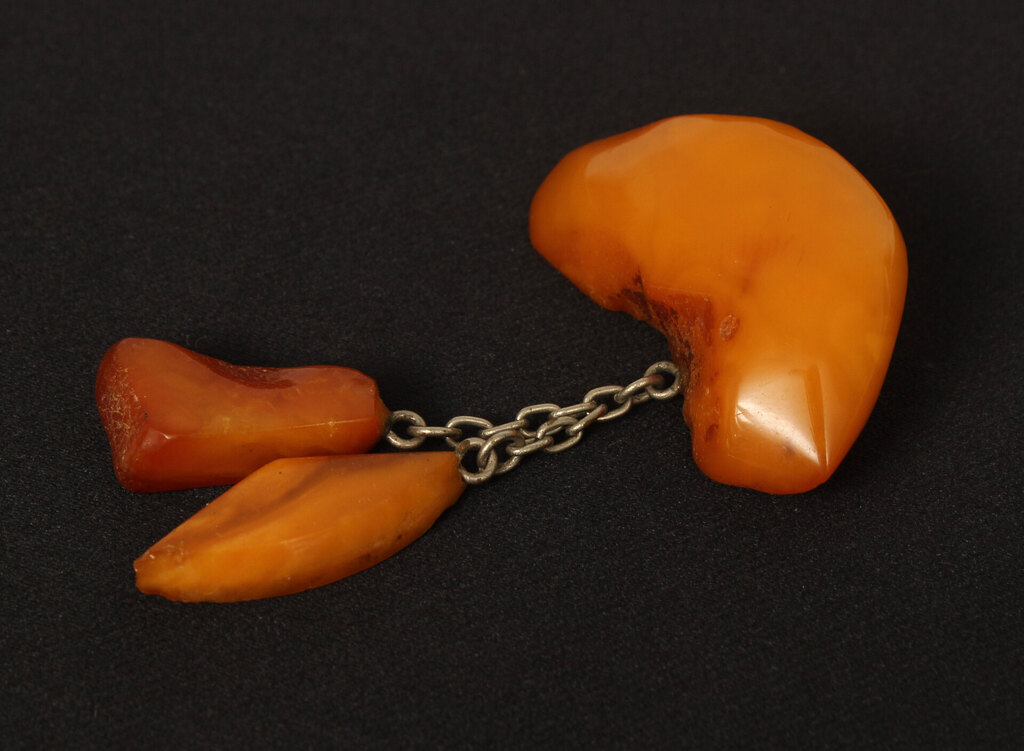 100% Natural Baltic amber brooch, 6g