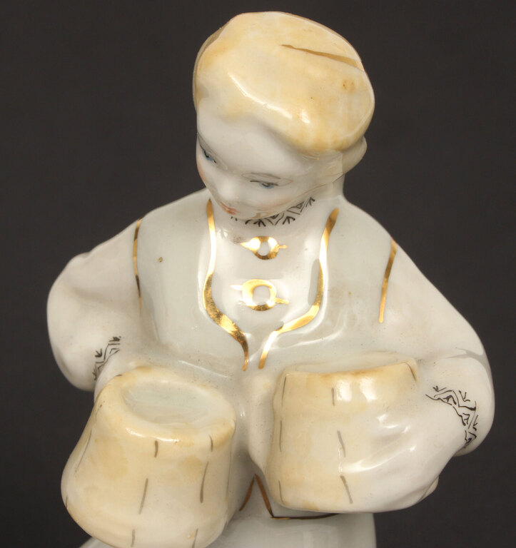 Porcelain figurine 