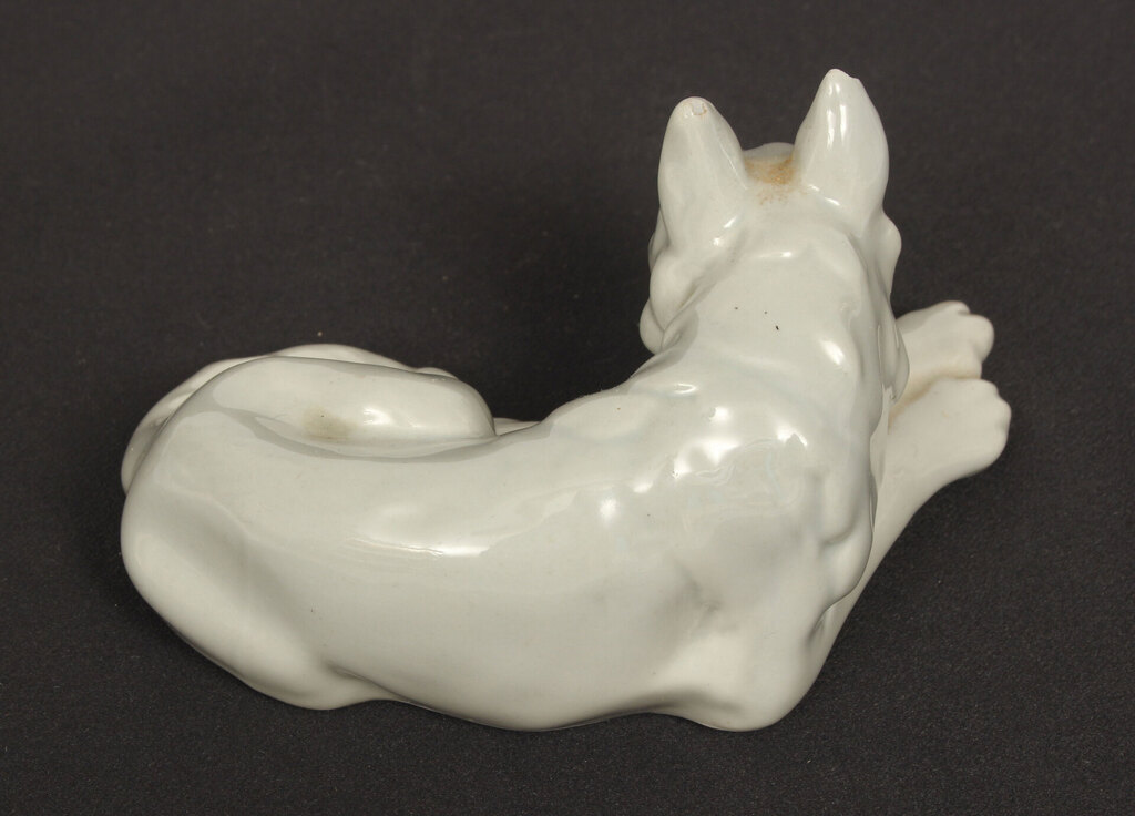 Porcelain figurine 