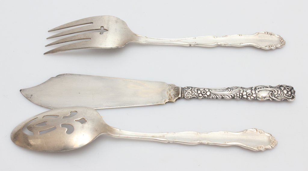 Silver plated metal cutlery