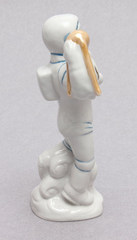 Porcelain figure 