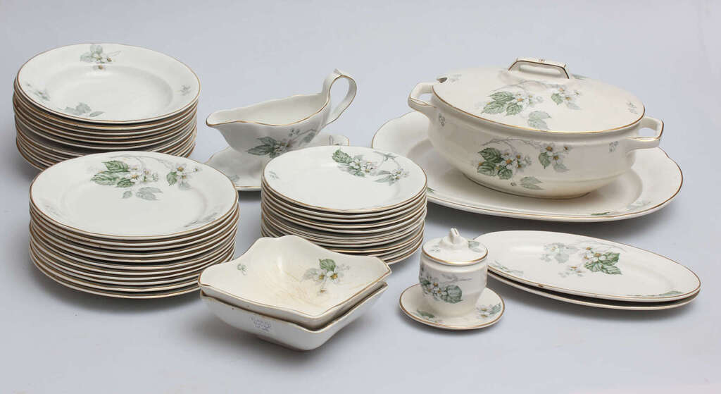 Faience dinner service 41 items 