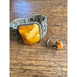 Silver bracelet with amber and silver ring with amber