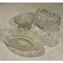 4 crystal vases