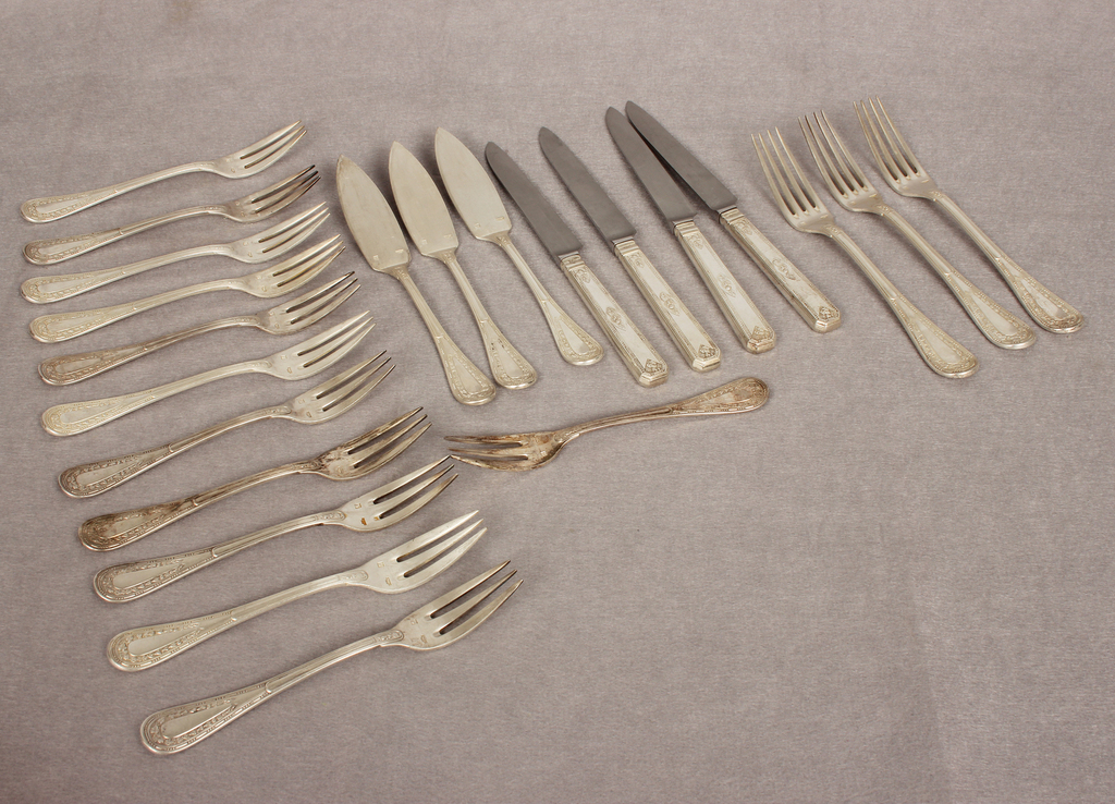 Silver-plated cutlery set 22 pcs. 