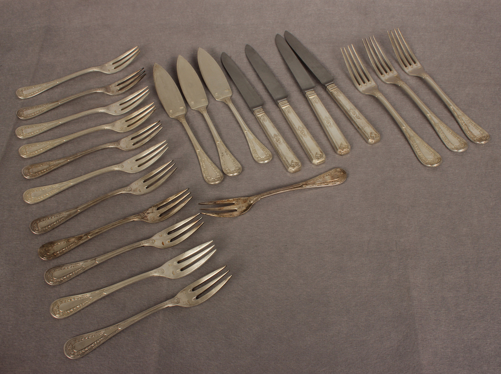 Silver-plated cutlery set 22 pcs. 