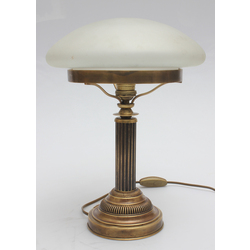 Cabinet electric lamp