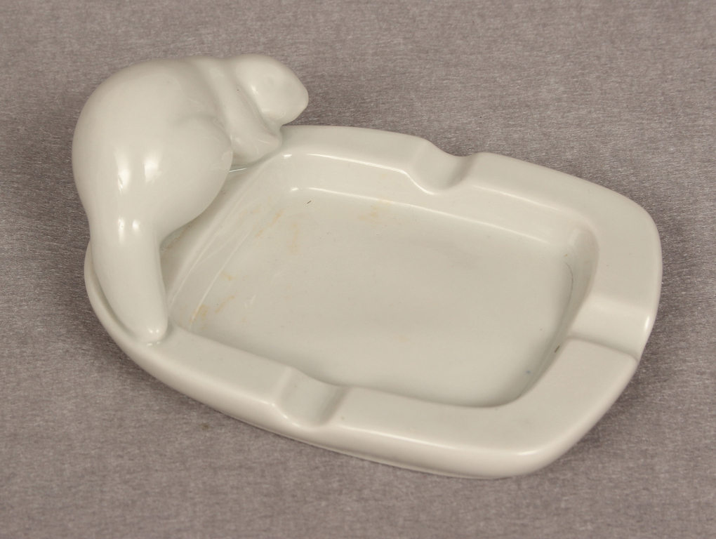 Porcelain ashtray with beaver