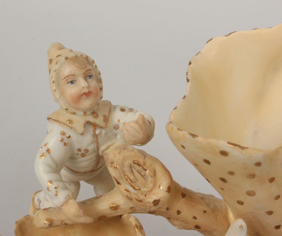 Kuzņecova porcelāna vāze ar rūķīšiem