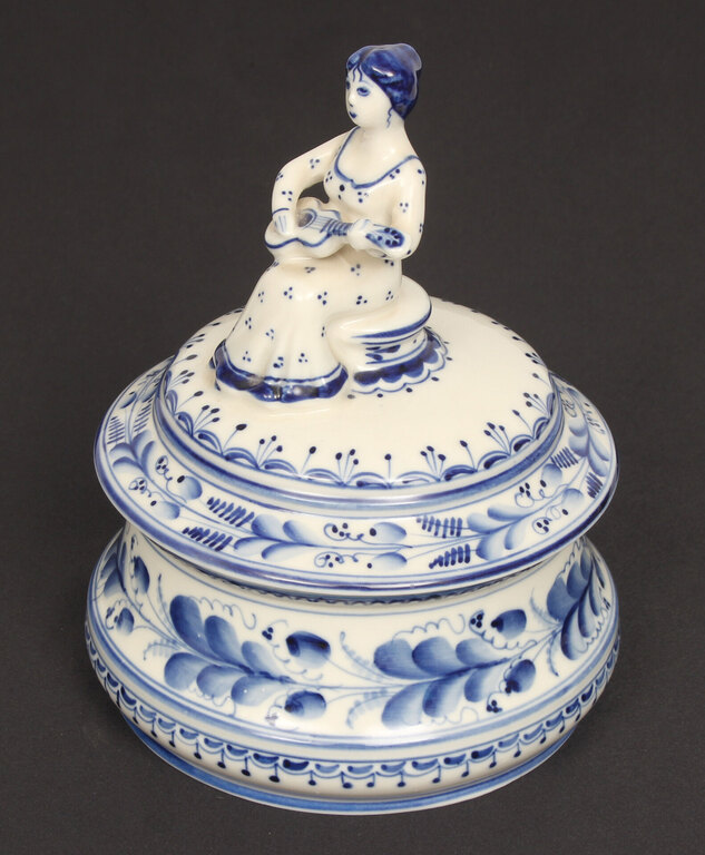 Porcelain container with lid