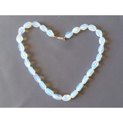 Moonstone beads 46 cm., 57 gr.