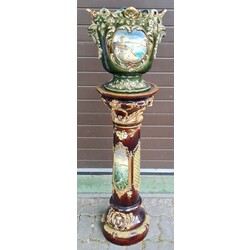 Zelm-Boehm Riga Majolica Pedestal with Kašpo