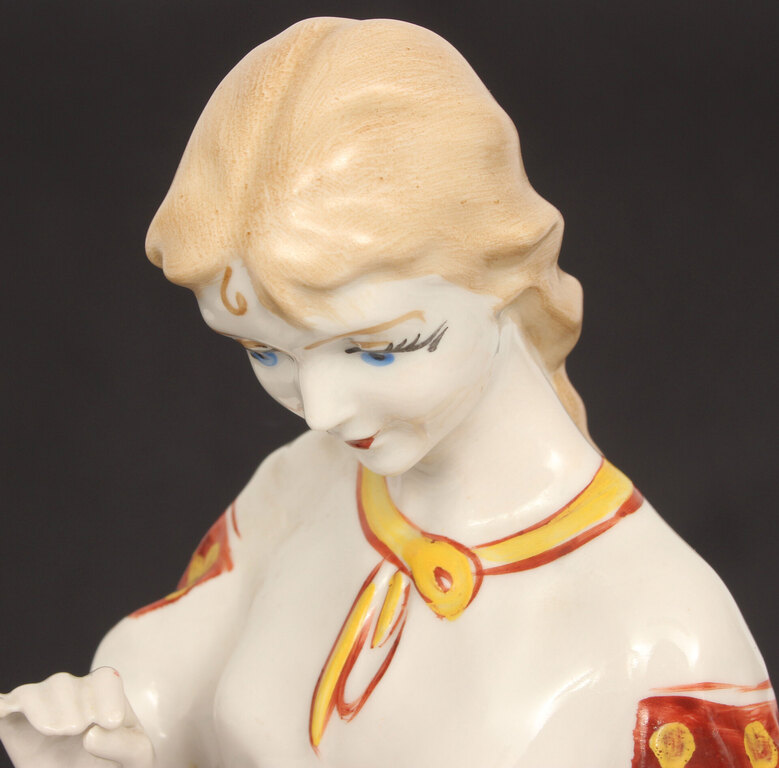 Porcelain figure 