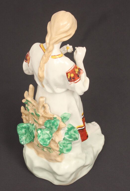 Porcelain figure 