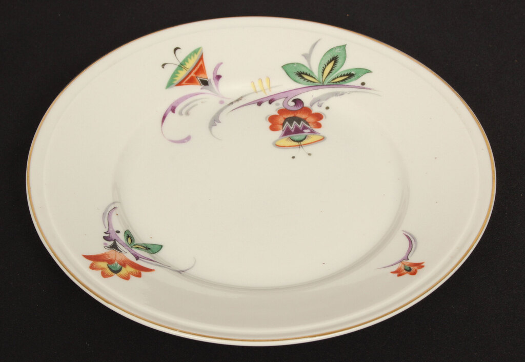 Porcelain plate