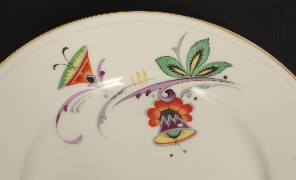 Porcelain plate