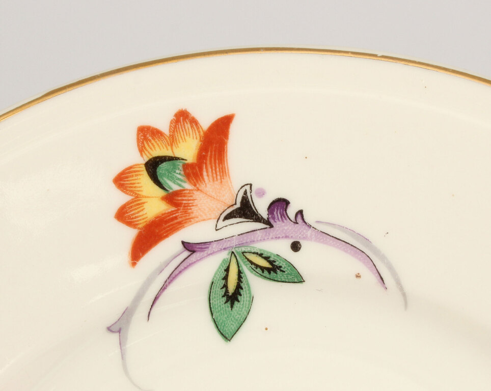 Porcelain plate