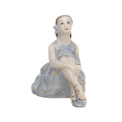 Porcelain figure 