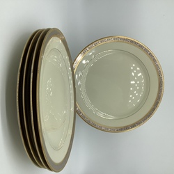 Carlsbad. Gloria. 5 large plates made of ivory porcelain. Gold trim.