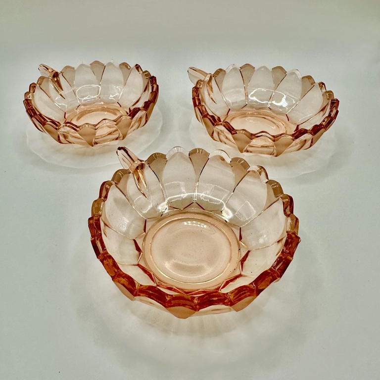 Pink glass bowls from the American Great Depression 