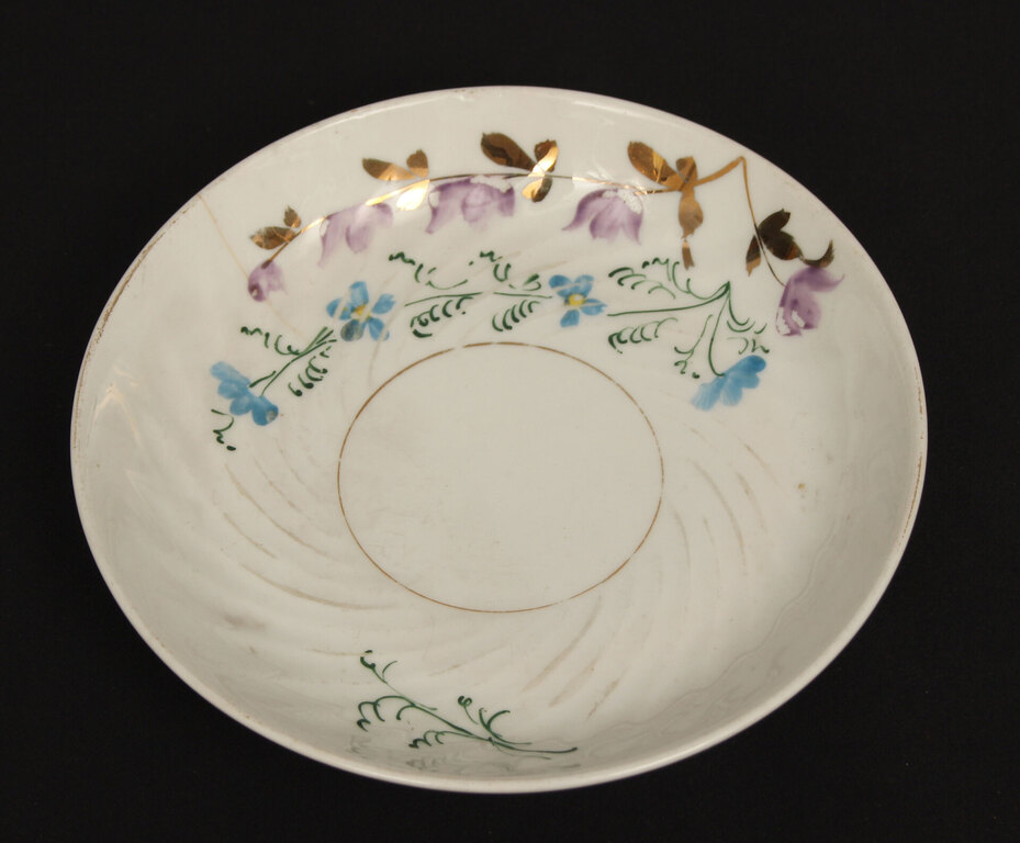 Painted porcelain plate 