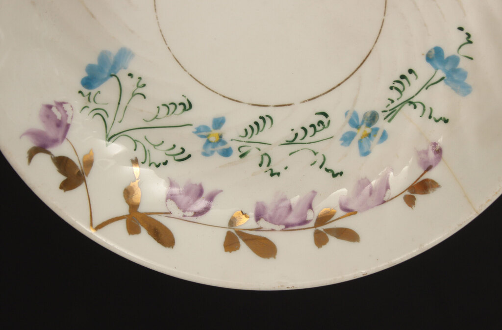 Painted porcelain plate 